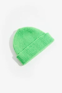 Bonnet Neon, Mackie