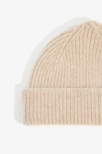 Sandray Beanie, Centre Commercial