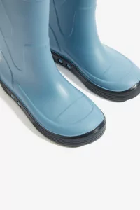 Rain Boots, Méduse