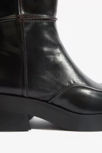 Inne boots, MIISTA