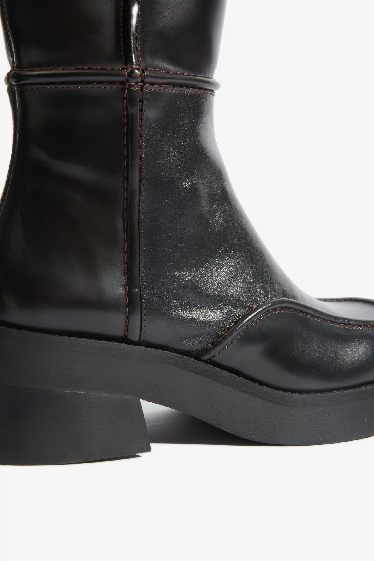 Inne boots, MIISTA