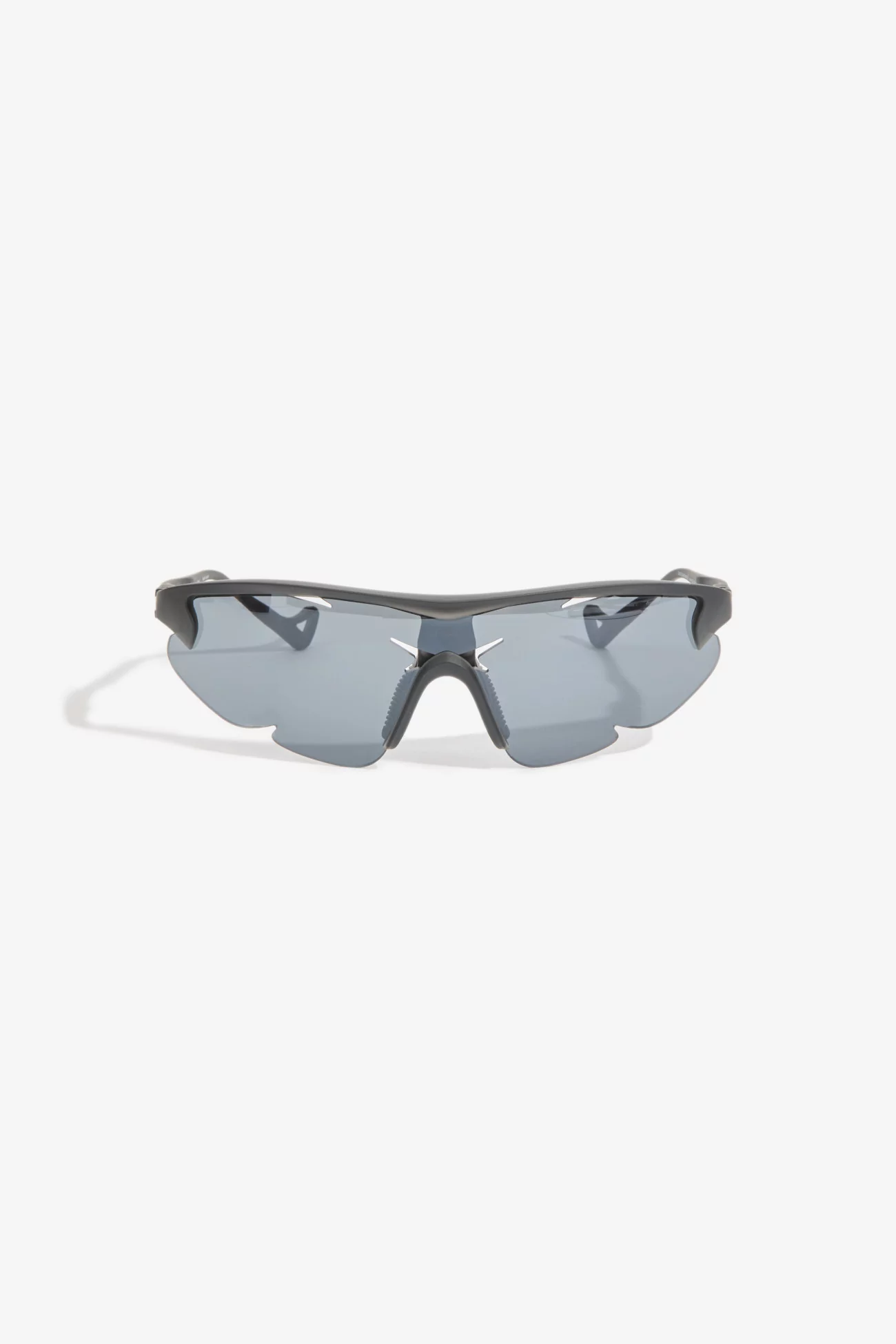 Discover District Vision Junya Racer PAF running sunglasses with D+ Onyx Mirror lens technology. 100% UV protection, shatterproo