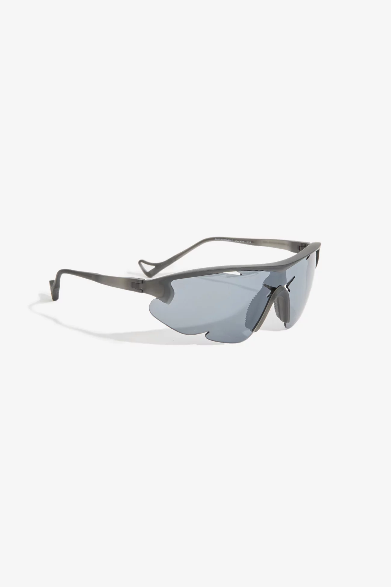 Discover District Vision Junya Racer PAF running sunglasses with D+ Onyx Mirror lens technology. 100% UV protection, shatterproo