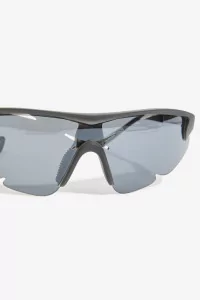 Discover District Vision Junya Racer PAF running sunglasses with D+ Onyx Mirror lens technology. 100% UV protection, shatterproo
