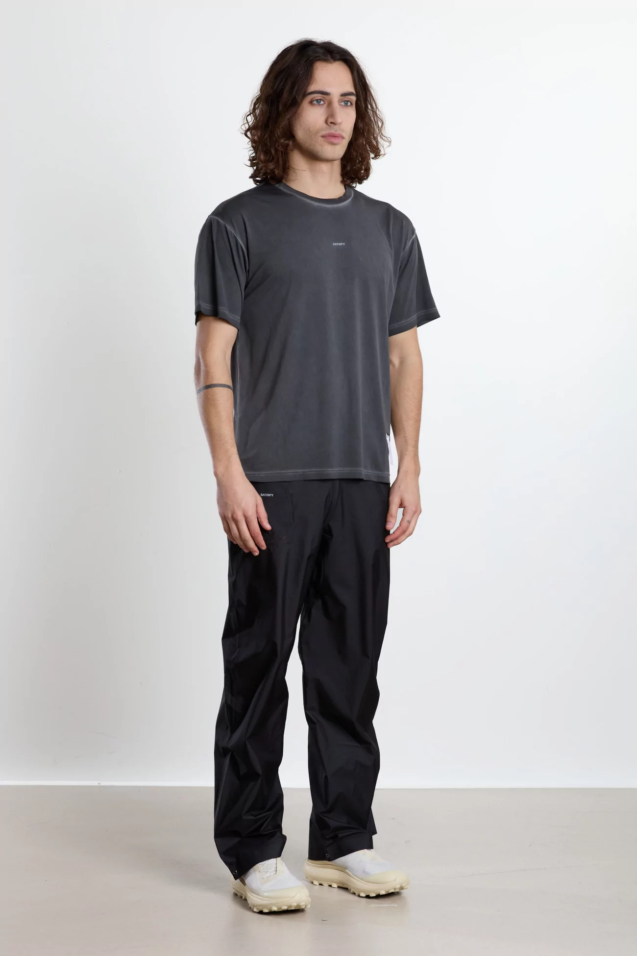 AuraLite Running T-Shirt Men SATISFY – Pigment Black | Centre Commercial