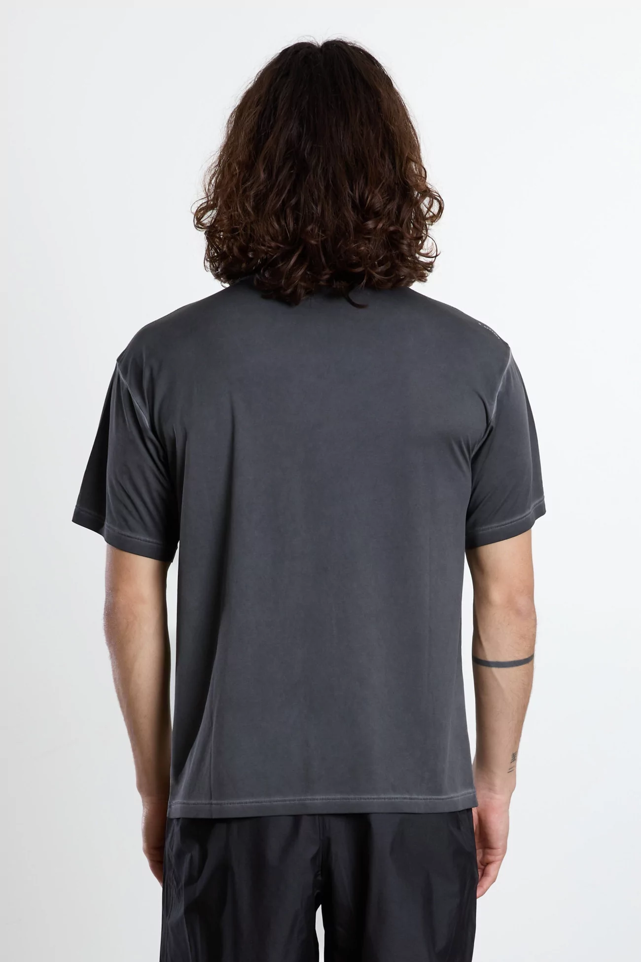 AuraLite Running T-Shirt Men SATISFY – Pigment Black | Centre Commercial