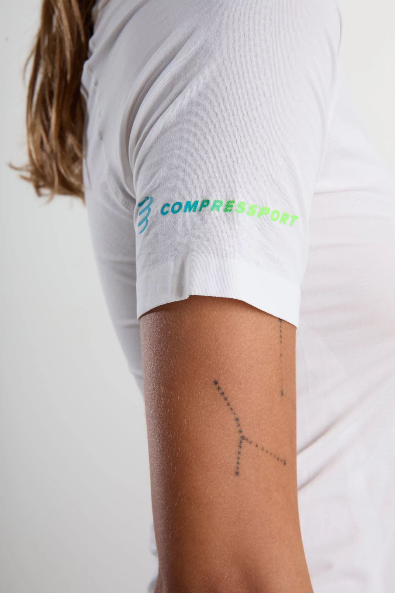 Trail Racing SS Women's Tshirt Compressport – Star White | Centre Commercial