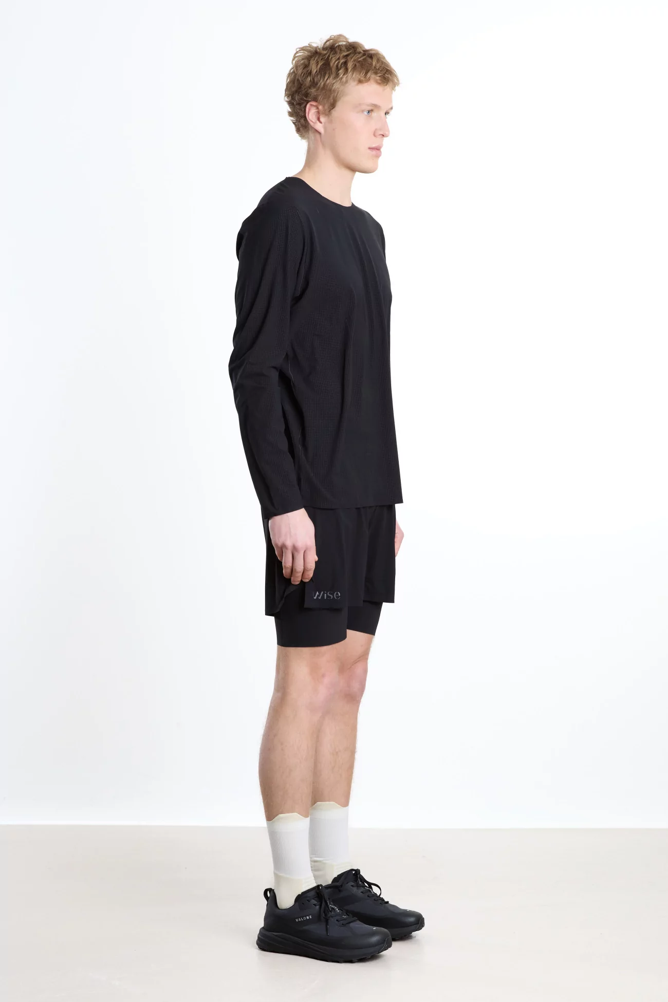 Ultra Shirt LS Long Sleeve Trail T-Shirt – Black | Centre Commercial