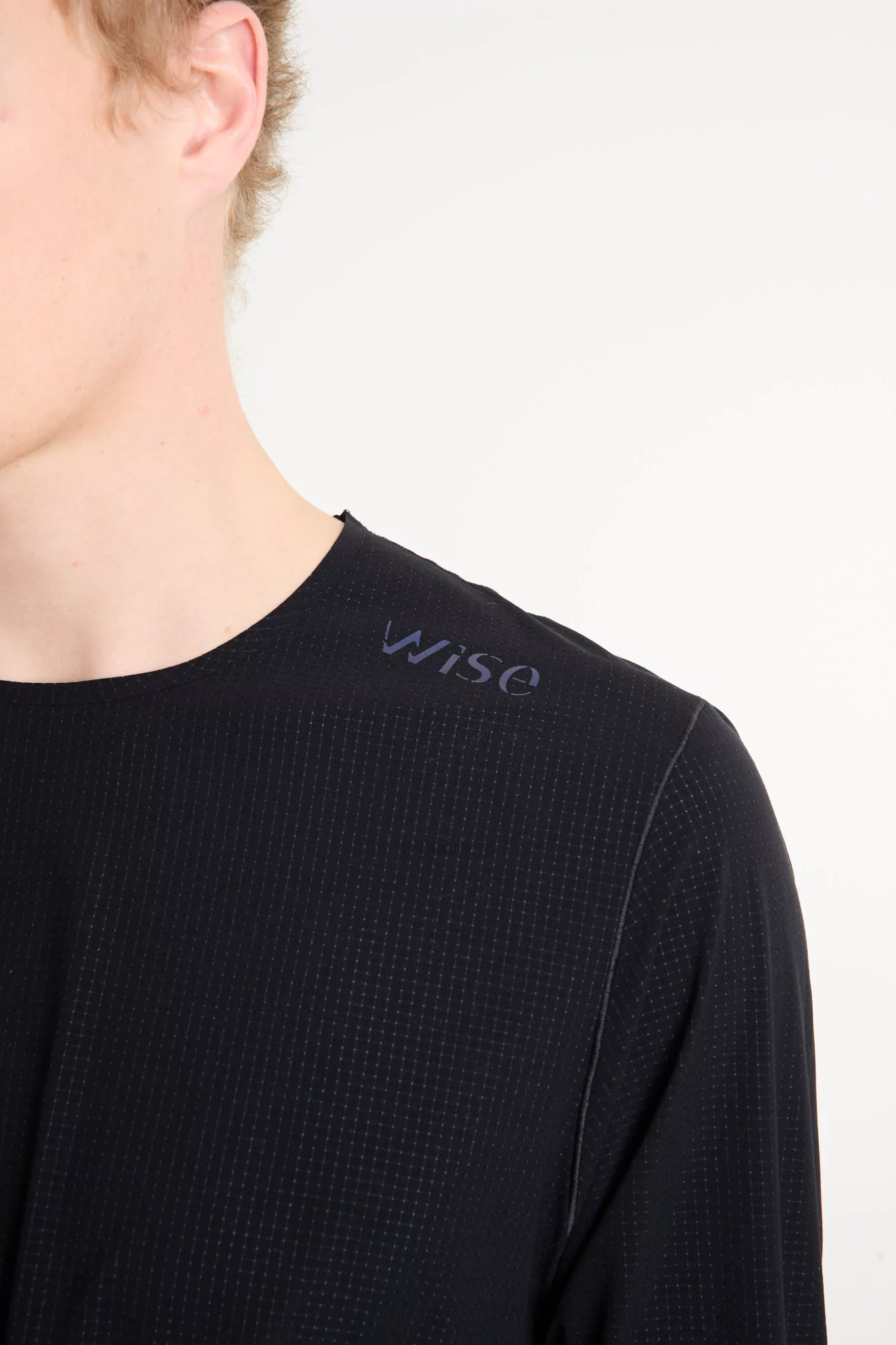 Ultra Shirt LS Long Sleeve Trail T-Shirt – Black | Centre Commercial