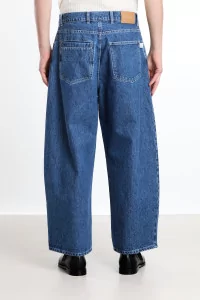 A Kind of Guise Duma Pleated Denim Jeans – Worn Denim | Centre Commercial