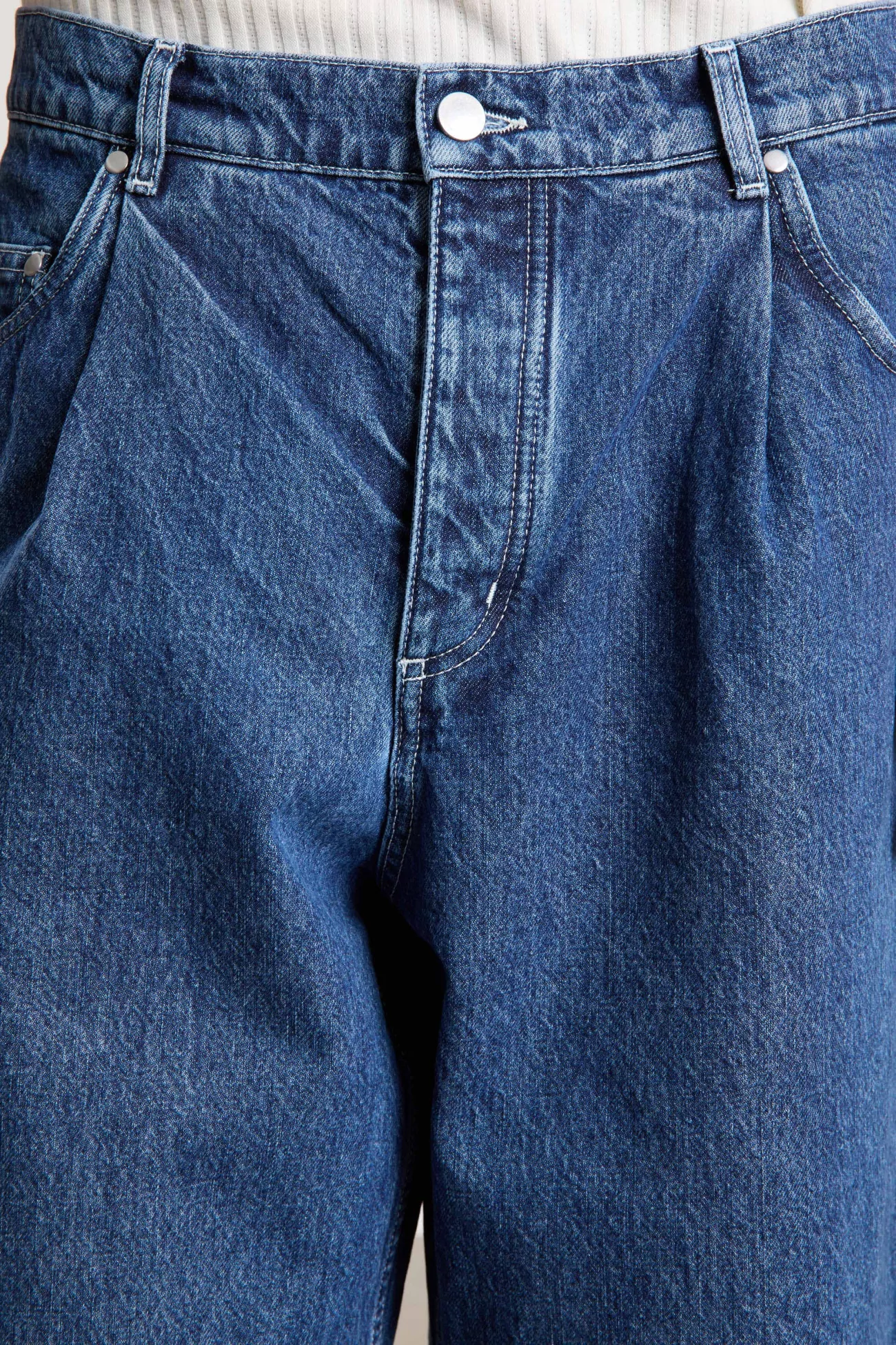 A Kind of Guise Duma Pleated Denim Jeans – Worn Denim | Centre Commercial