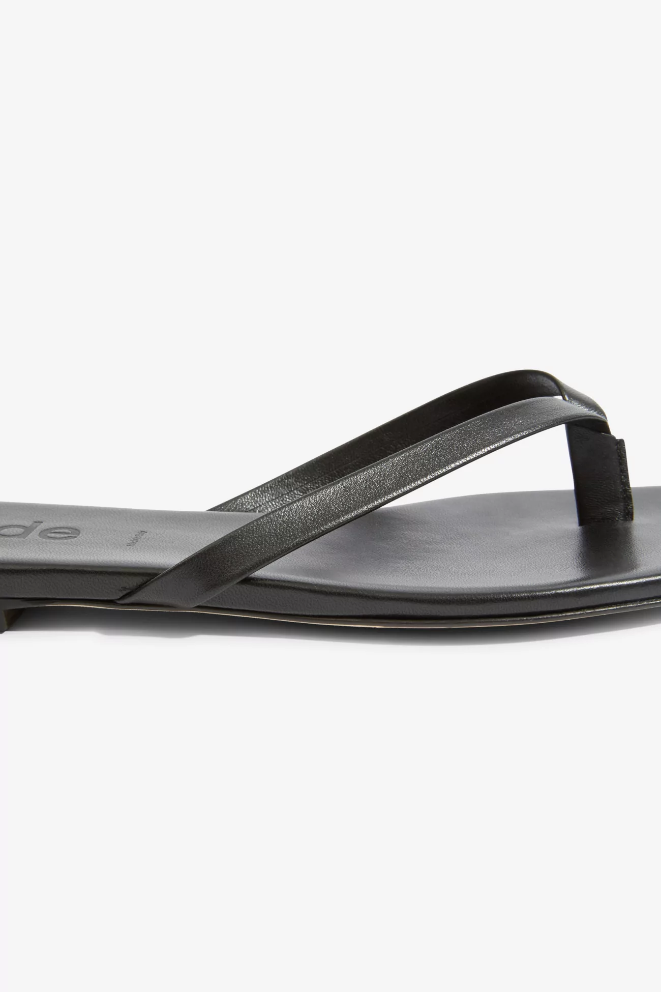 Aeyde Renee Nappa Leather Flat Sandals – Black | Centre Commercial