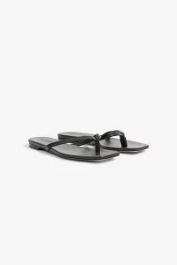 Aeyde Renee Nappa Leather Flat Sandals – Black | Centre Commercial