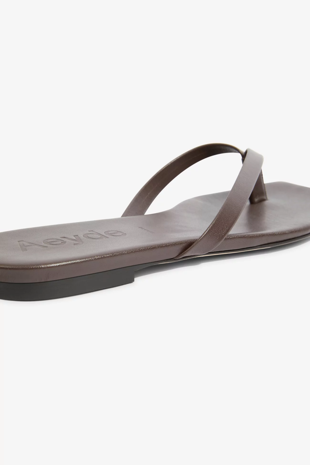 Aeyde Renee Nappa Leather Flat Sandals – Moka | Centre Commercial