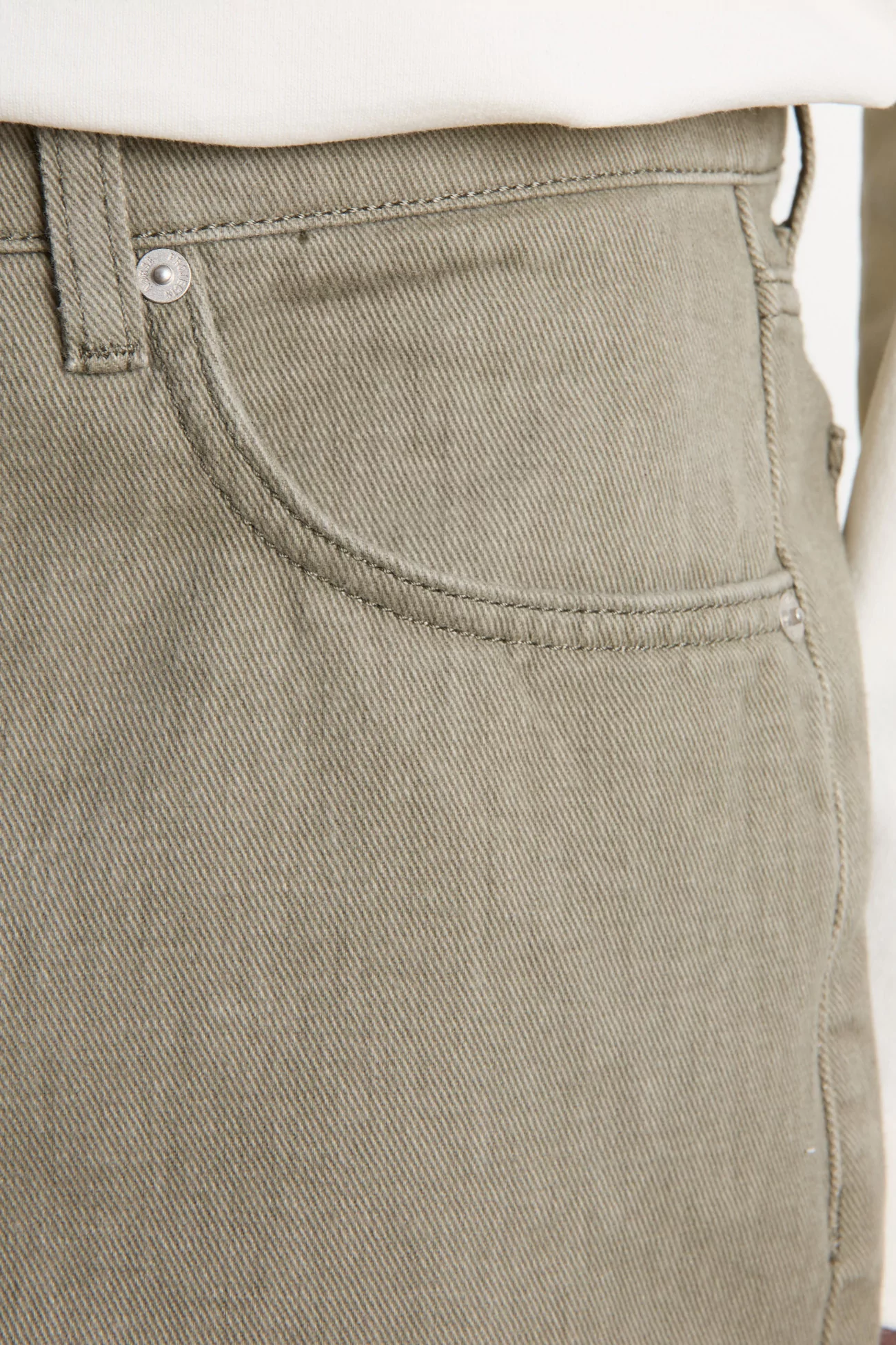 Short Norse Projects Korshavn Resist Dyed Twill – Vetiver | Centre Commercial