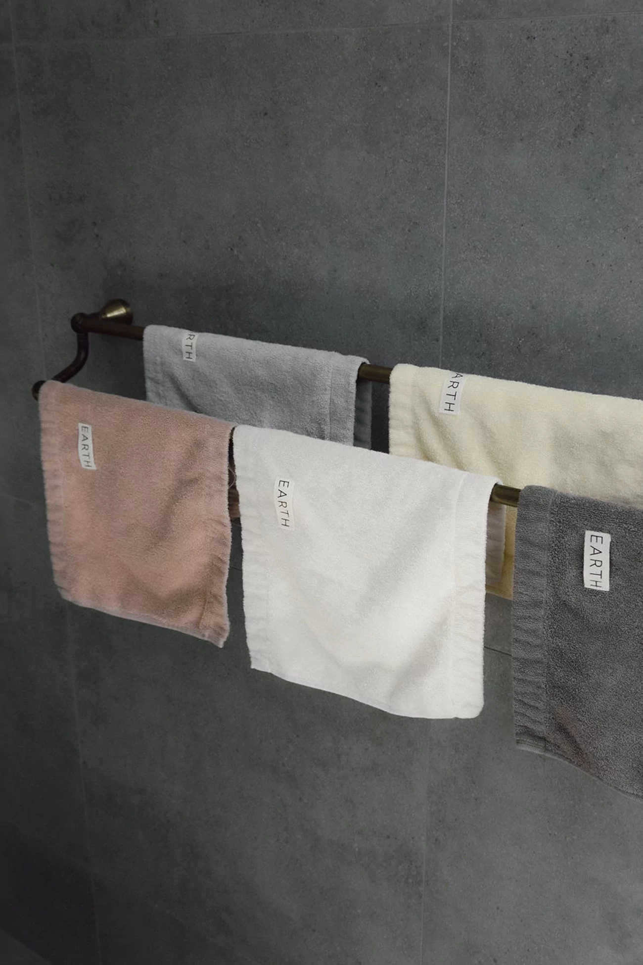 Organic Cotton Plant Dyed Hand Towel Set – 5 Colours | Centre Commercial