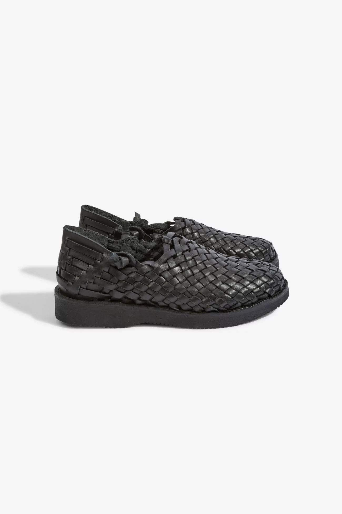 Yuketen Leo Woven Leather Huarache Sandals – Black | Centre Commercial