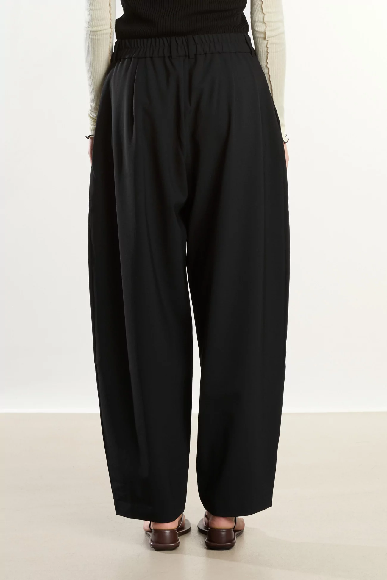 Cordera Tailored Barrel Pants Women – Black | Centre Commercial