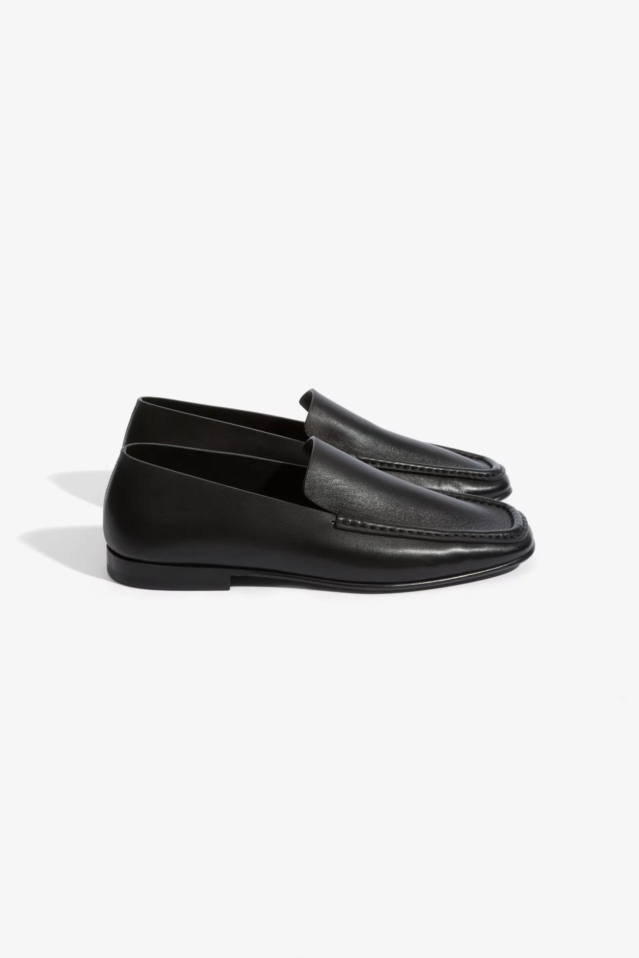 SENA Milana Italian Calfskin Leather Loafer – Black | Centre Commercial