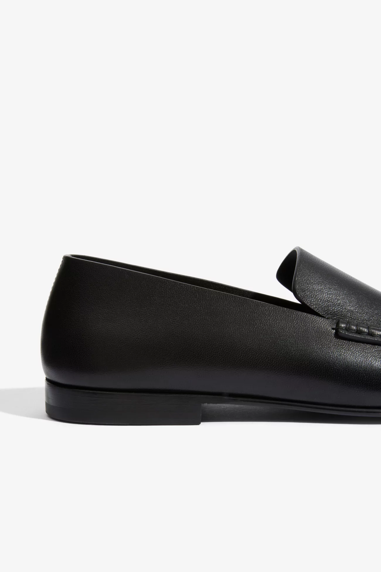 SENA Milana Italian Calfskin Leather Loafer – Black | Centre Commercial