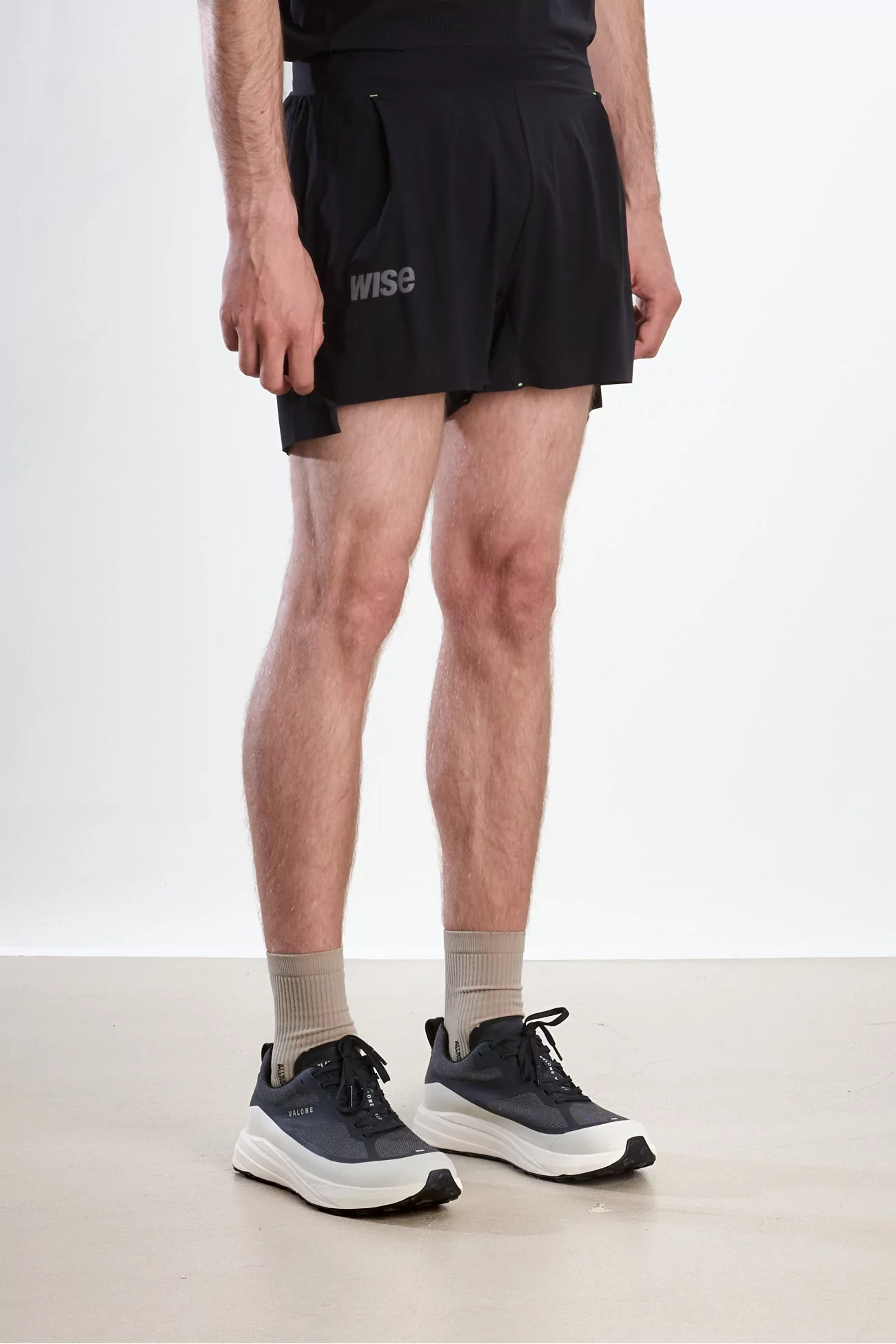 Wise 011 Ultra-Light 54 g Trail Running Short – Black | Centre Commercial
