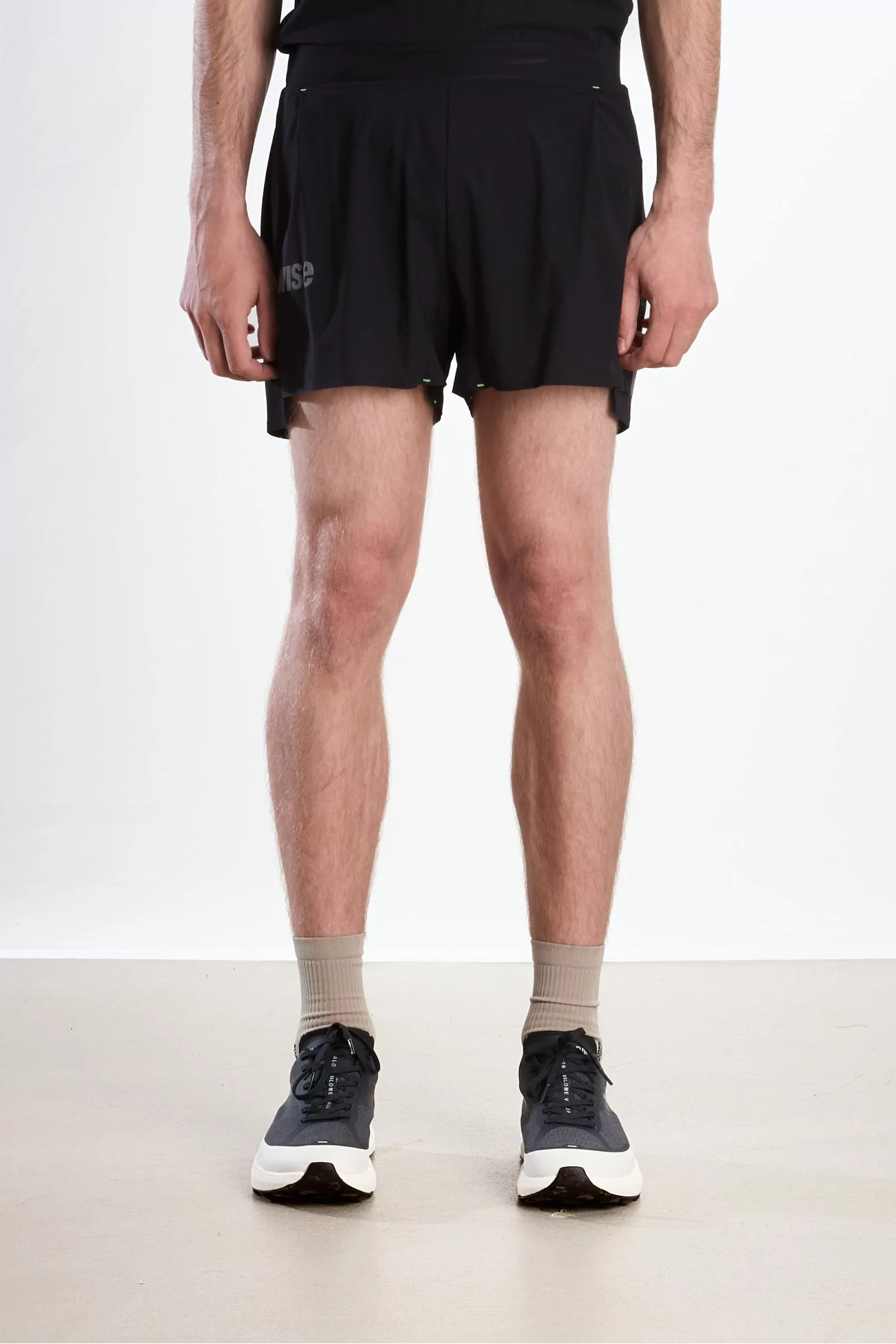 Wise 011 Ultra-Light 54 g Trail Running Short – Black | Centre Commercial