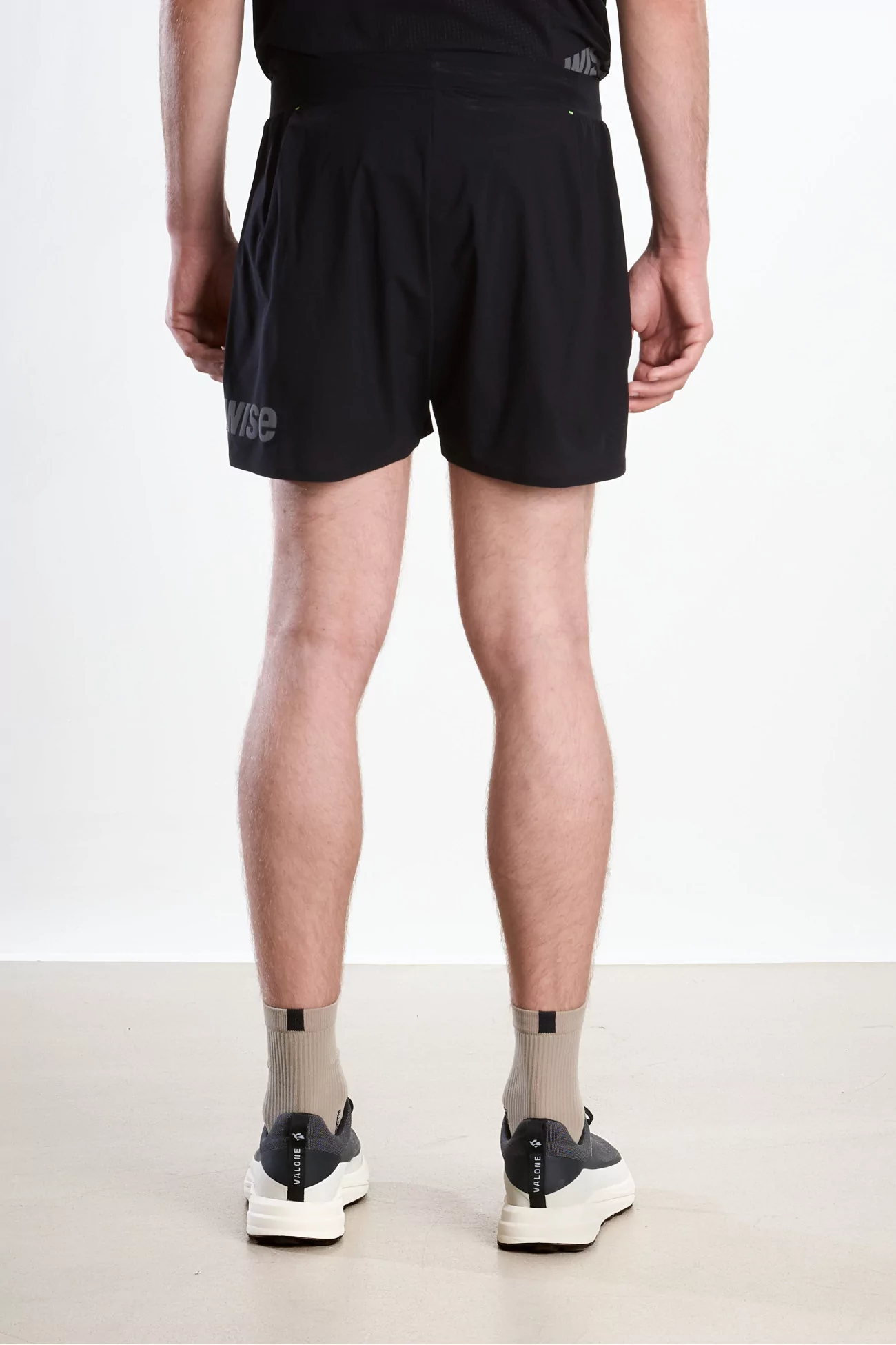 Wise 011 Ultra-Light 54 g Trail Running Short – Black | Centre Commercial