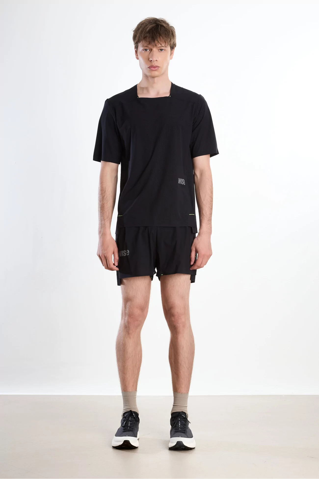 Wise 011 Ultra-Light 54 g Trail Running Short – Black | Centre Commercial