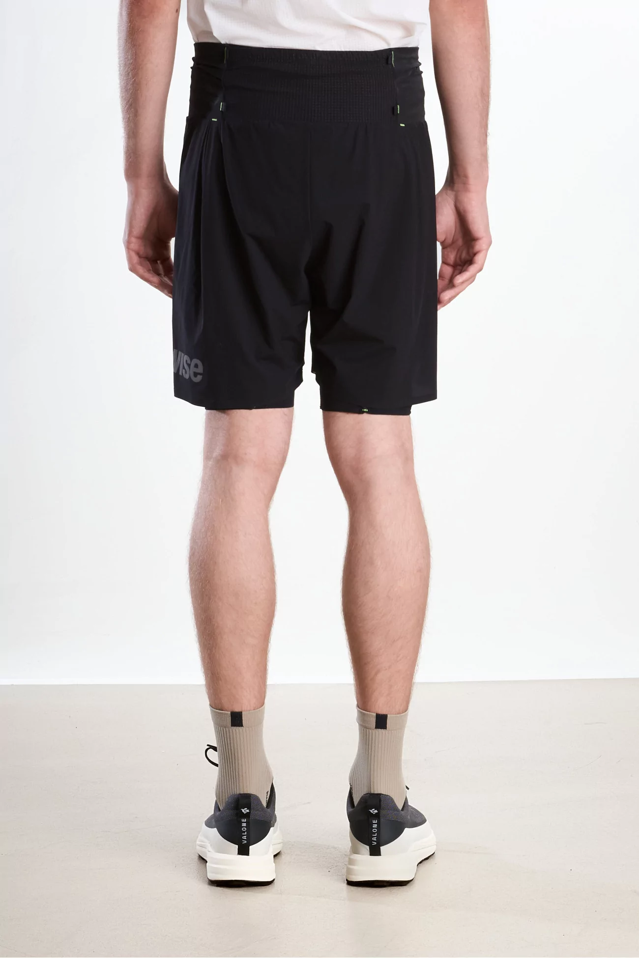 Wise 532 Trail Running Short with Integrated Belt – Black | Centre Commercial
