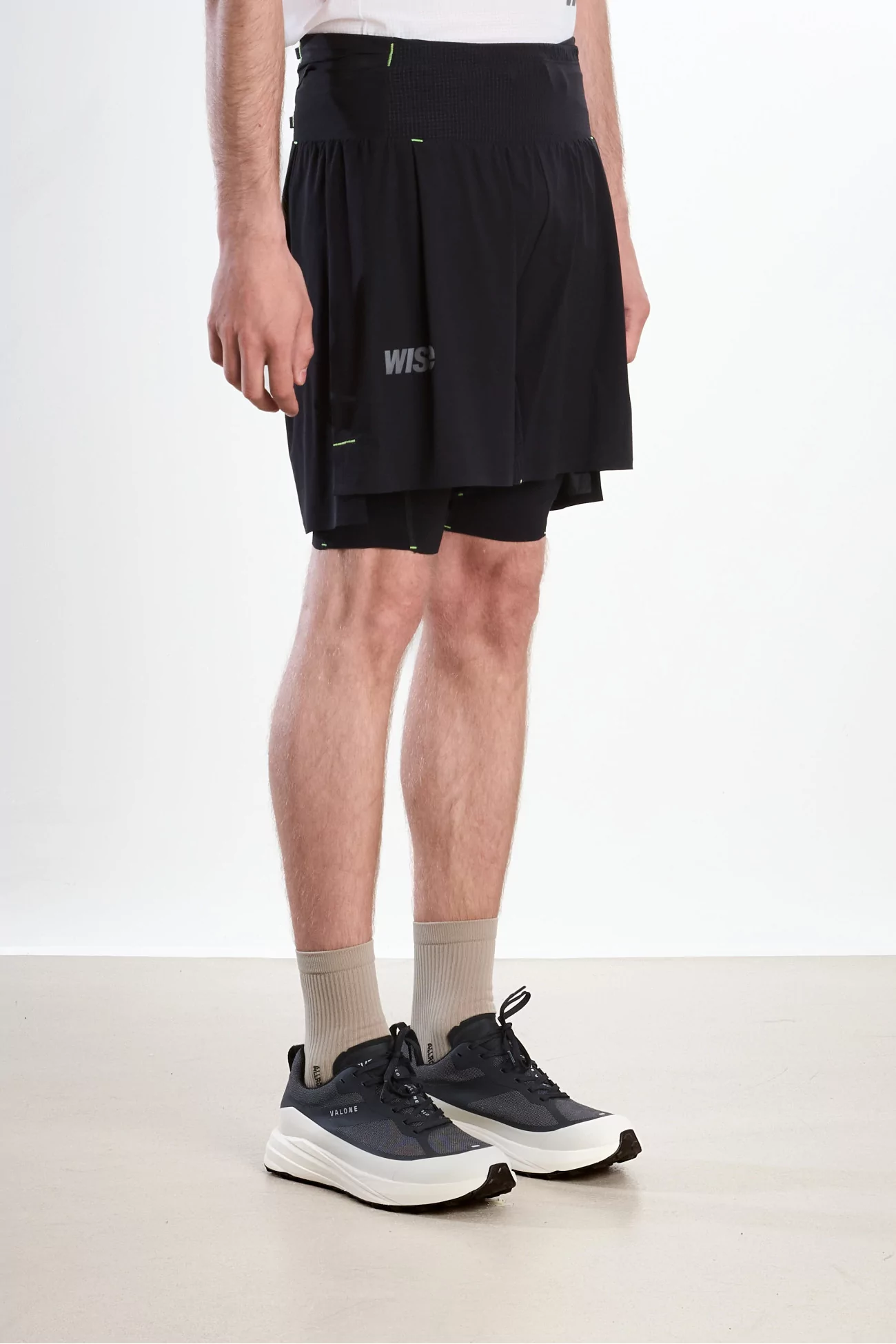 Wise 532 Trail Running Short with Integrated Belt – Black | Centre Commercial