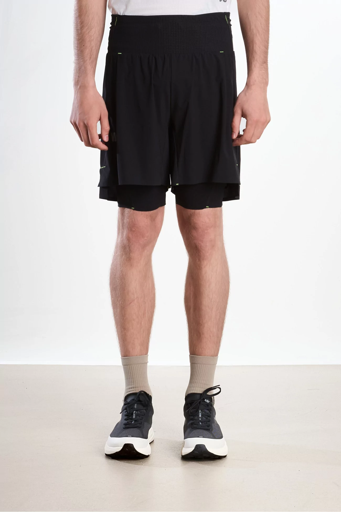 Wise 532 Trail Running Short with Integrated Belt – Black | Centre Commercial
