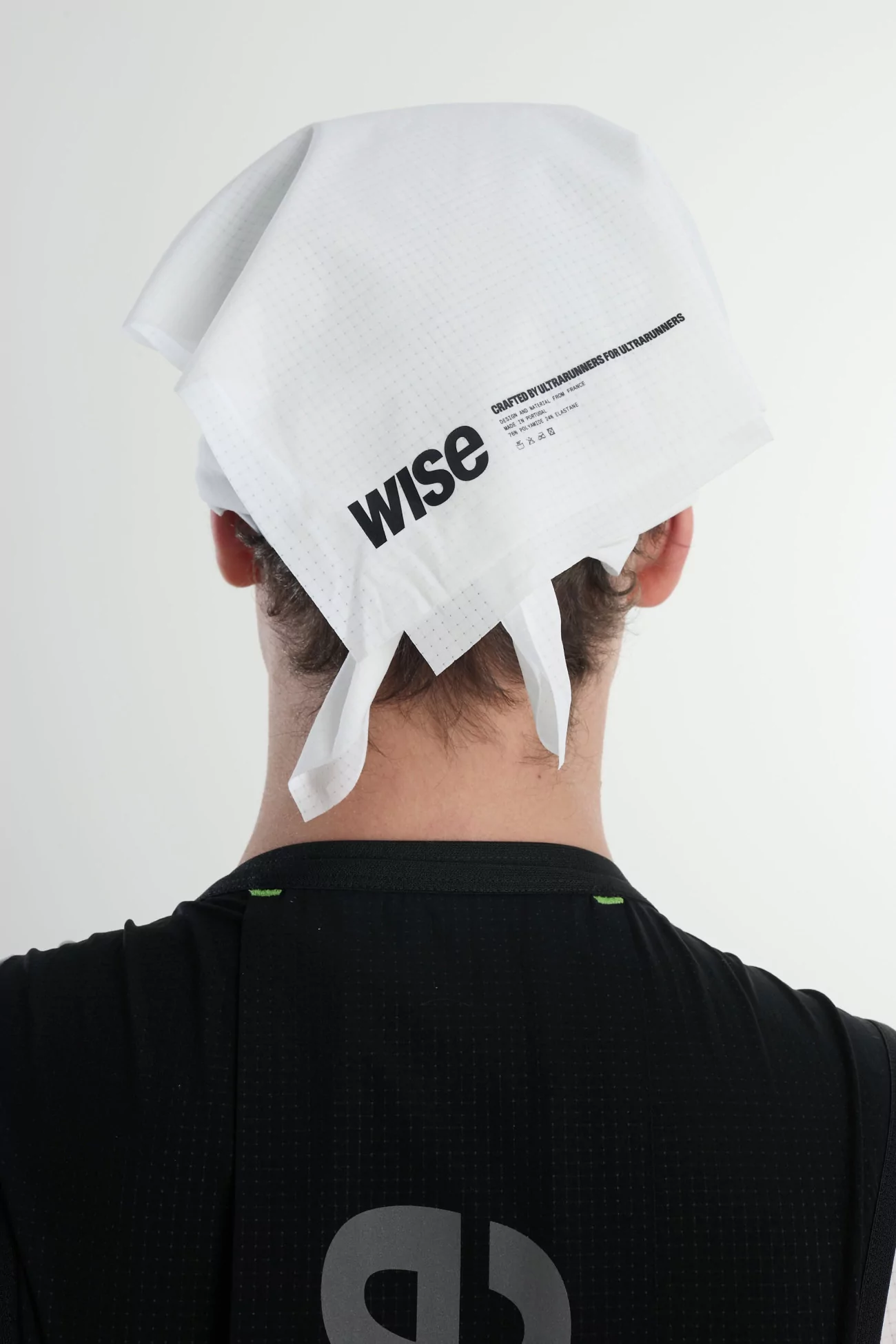 WISE Shade Square Trail Bandana – White | Centre Commercial