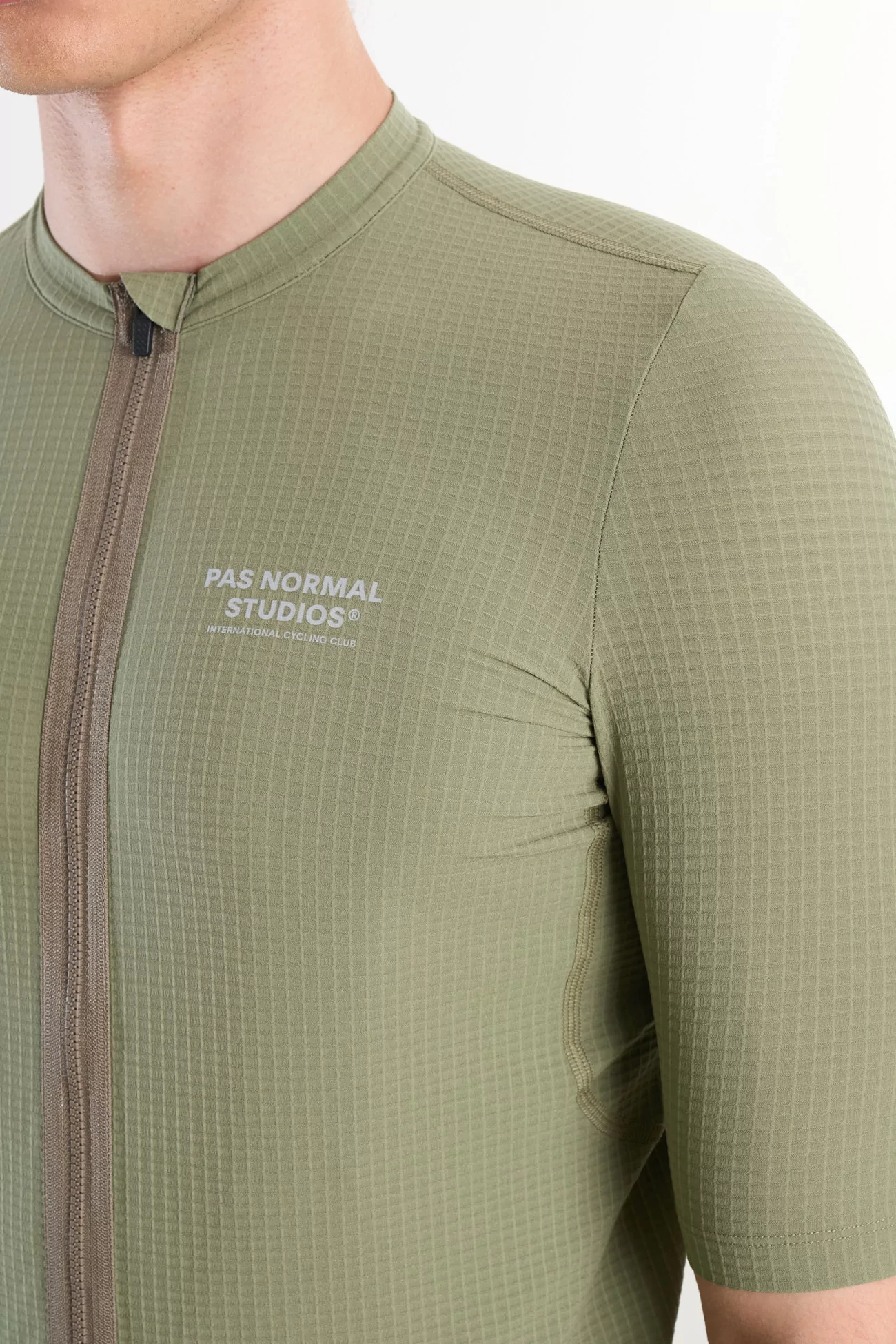Escapism Light Cycling Jersey – Light Olive | Centre Commercial