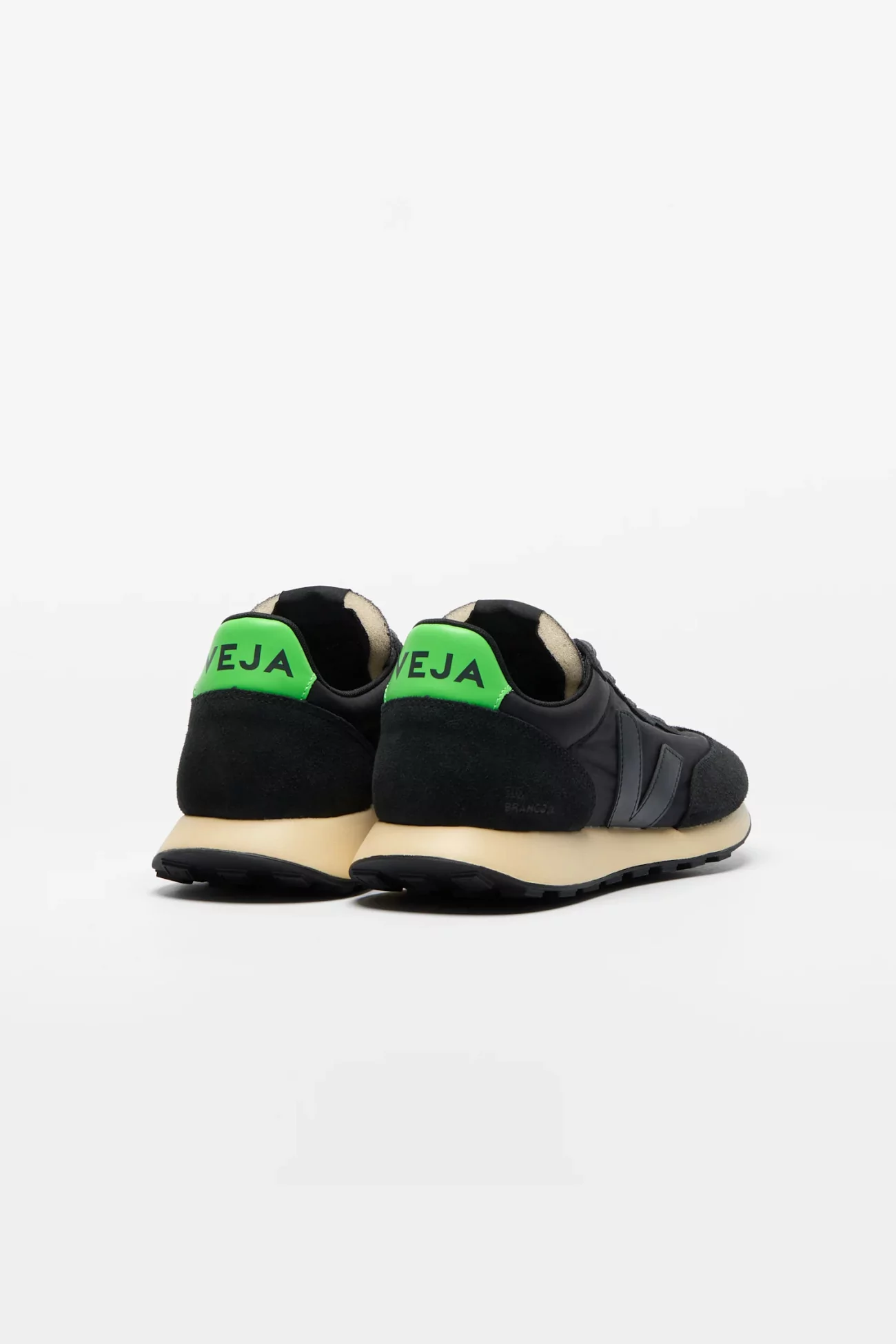 VEJA Rio Branco II Lite Nolyn – Black Grafite | Centre Commercial