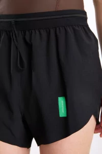District Vision 2" Split Running Shorts Women – Black | Centre Commercial