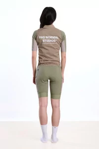Gilet Cyclisme Femme Pas Normal Studios Mechanism Stow Away – Beige | Centre Commercial
