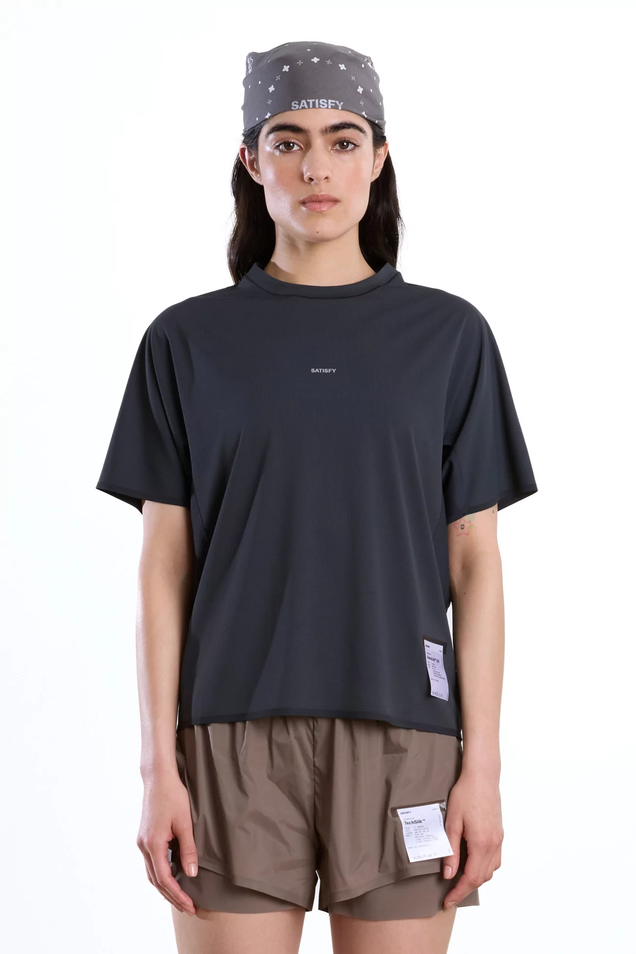 AuraLite™ UV Long Tee Satisfy Women – Black | Centre Commercial
