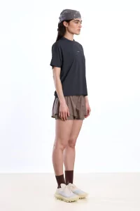 AuraLite™ UV Long Tee Satisfy Women – Black | Centre Commercial