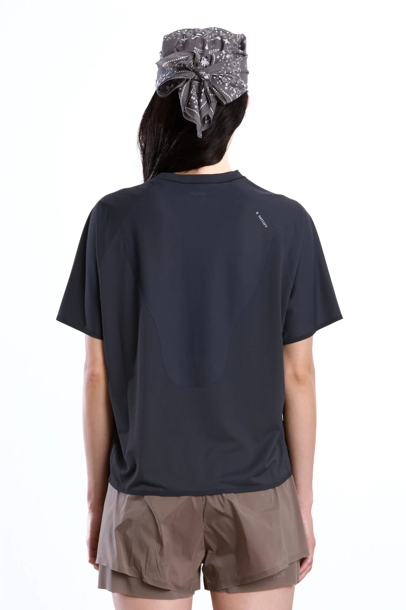 AuraLite™ UV Long Tee Satisfy Women – Black | Centre Commercial