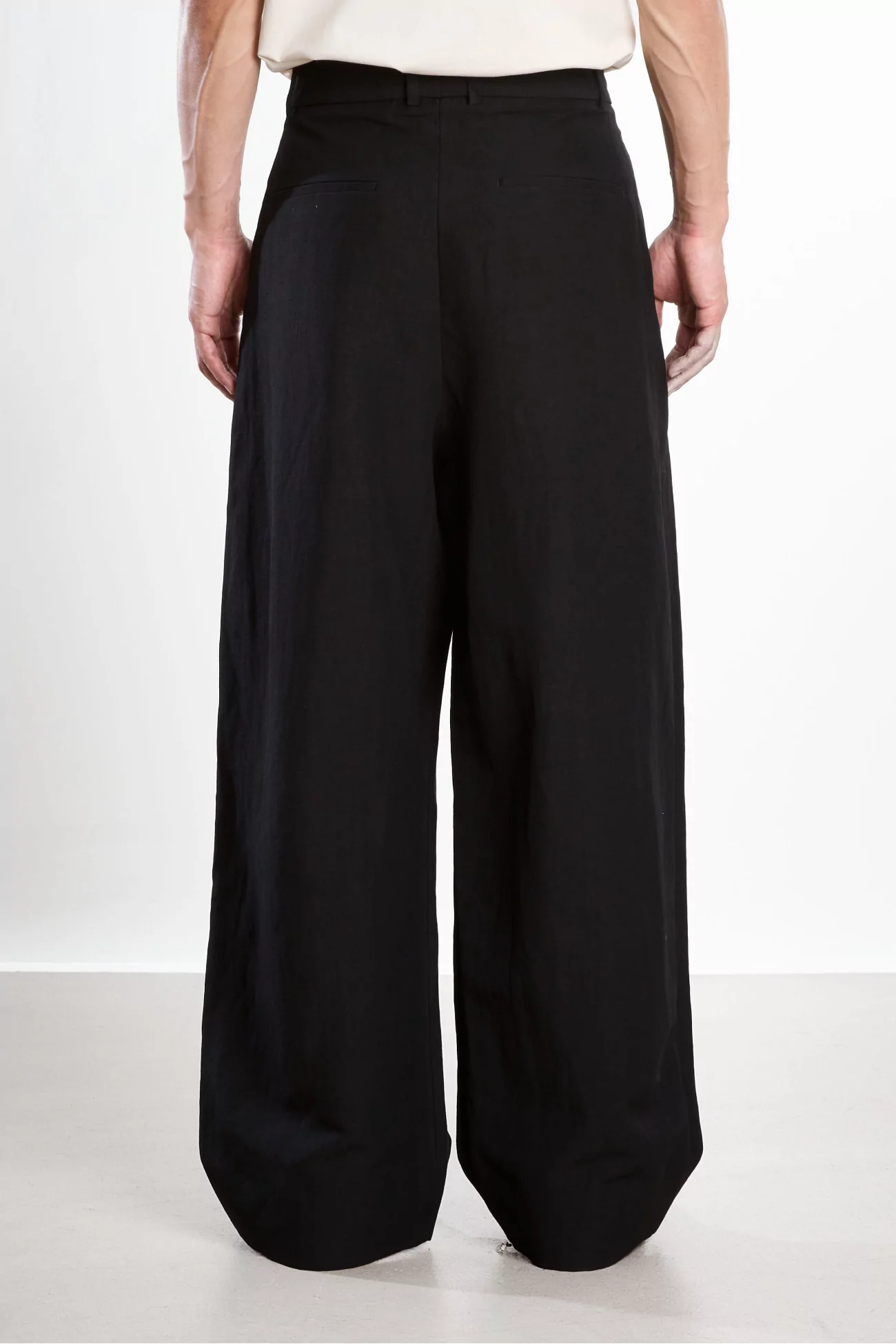 Studio Nicholson Line Linen Wool Pant – Black | Centre Commercial