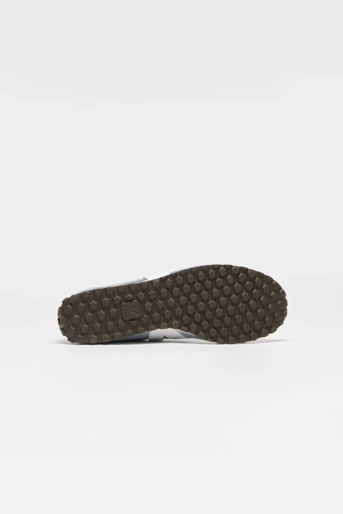 VEJA Cateyes Leather Sneakers – Silver White | Centre Commercial