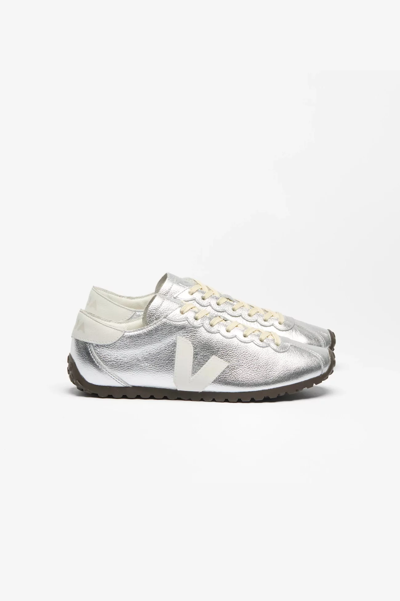 VEJA Cateyes Leather Sneakers – Silver White | Centre Commercial