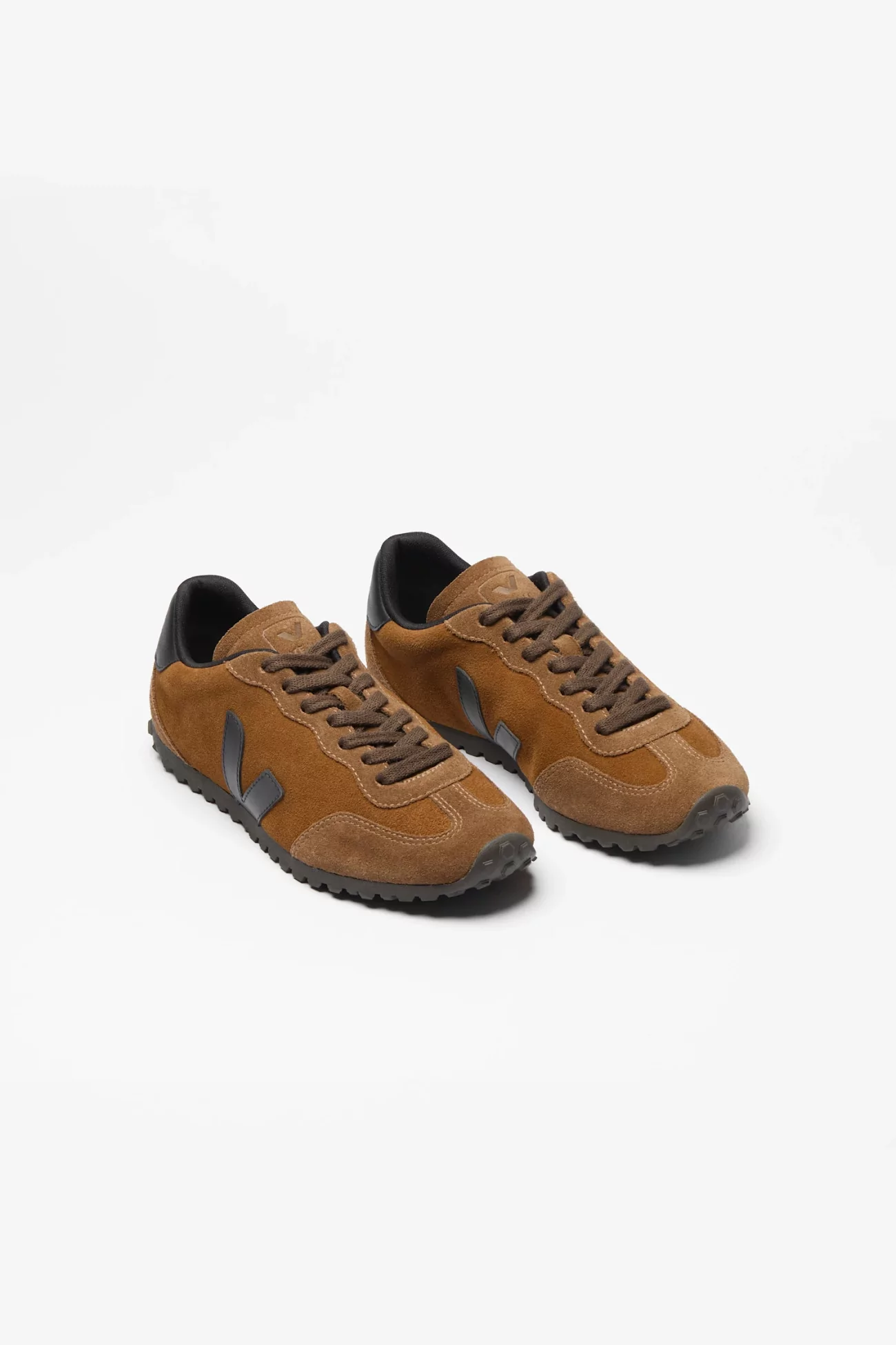 VEJA GT Suede Sneakers – Cognac Black | Centre Commercial