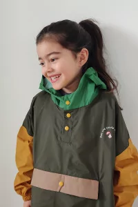 Kids Rain Poncho Recycled Polyester Khaki – Poule Party | Centre Commercial