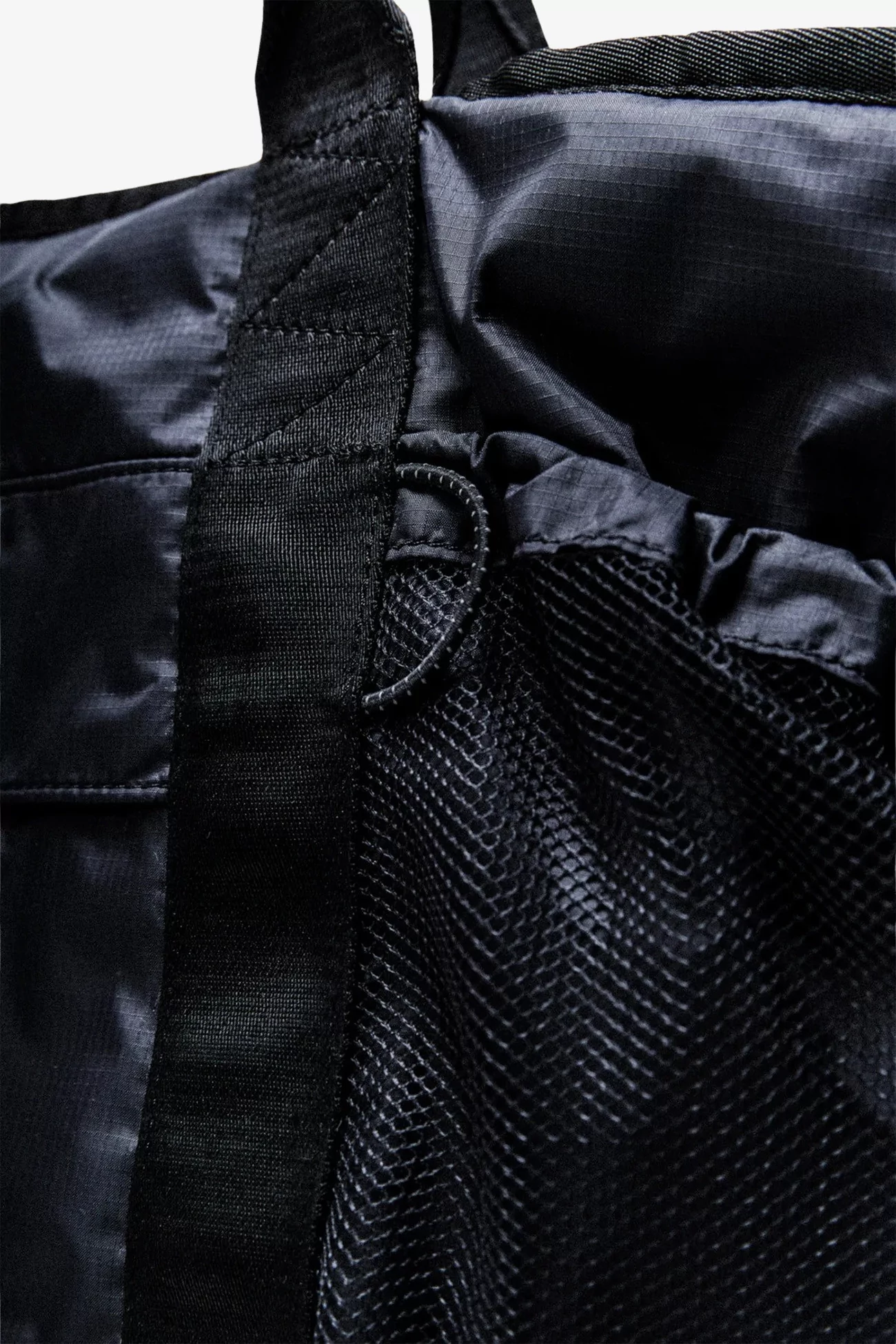 MarluMob Oz 18L Convertible Tote Bag – Midnight Black | Centre Commercial