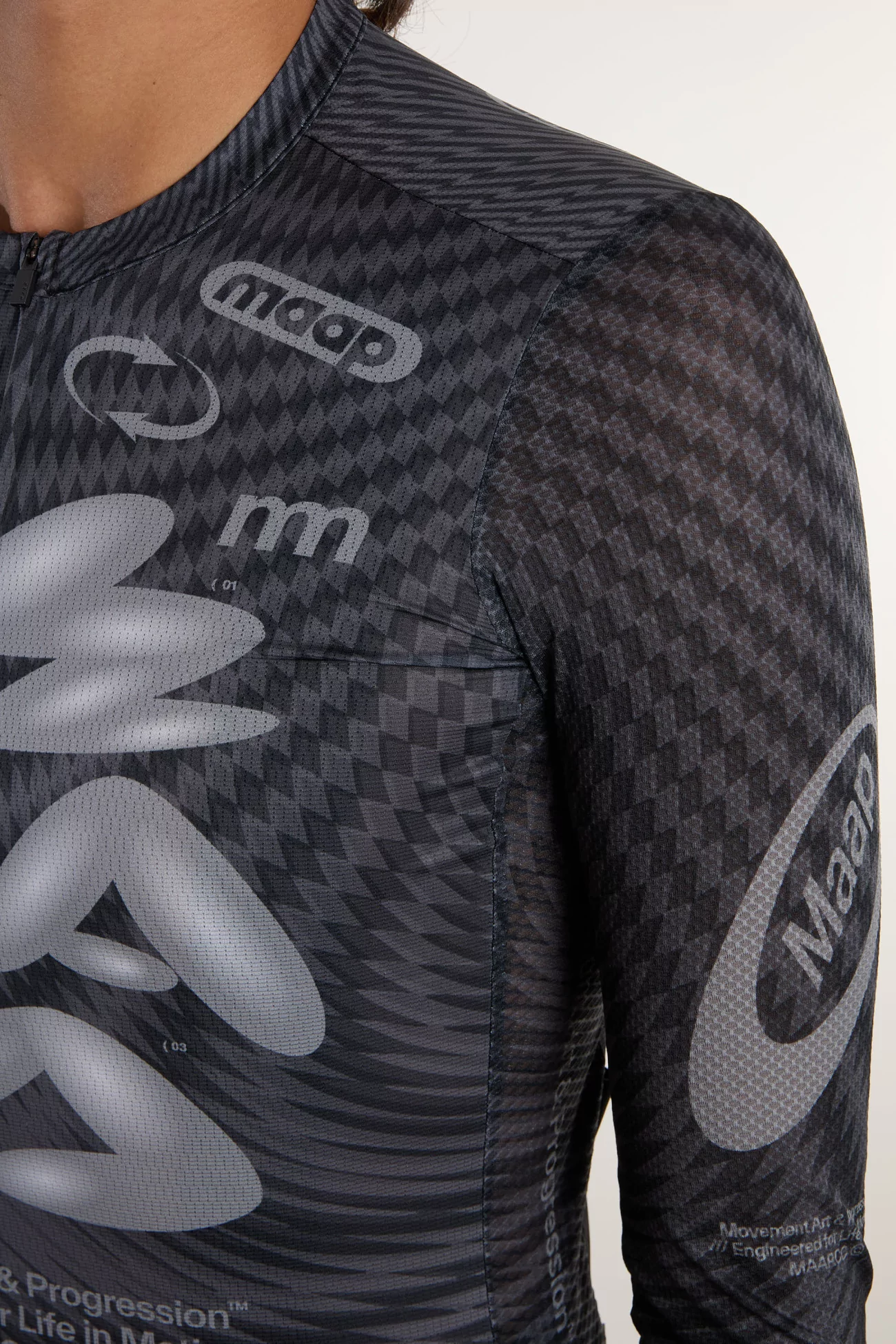 Men's Spectrum Pro Air LS Cycling Jersey MAAP – Carbon Black | Centre Commercial