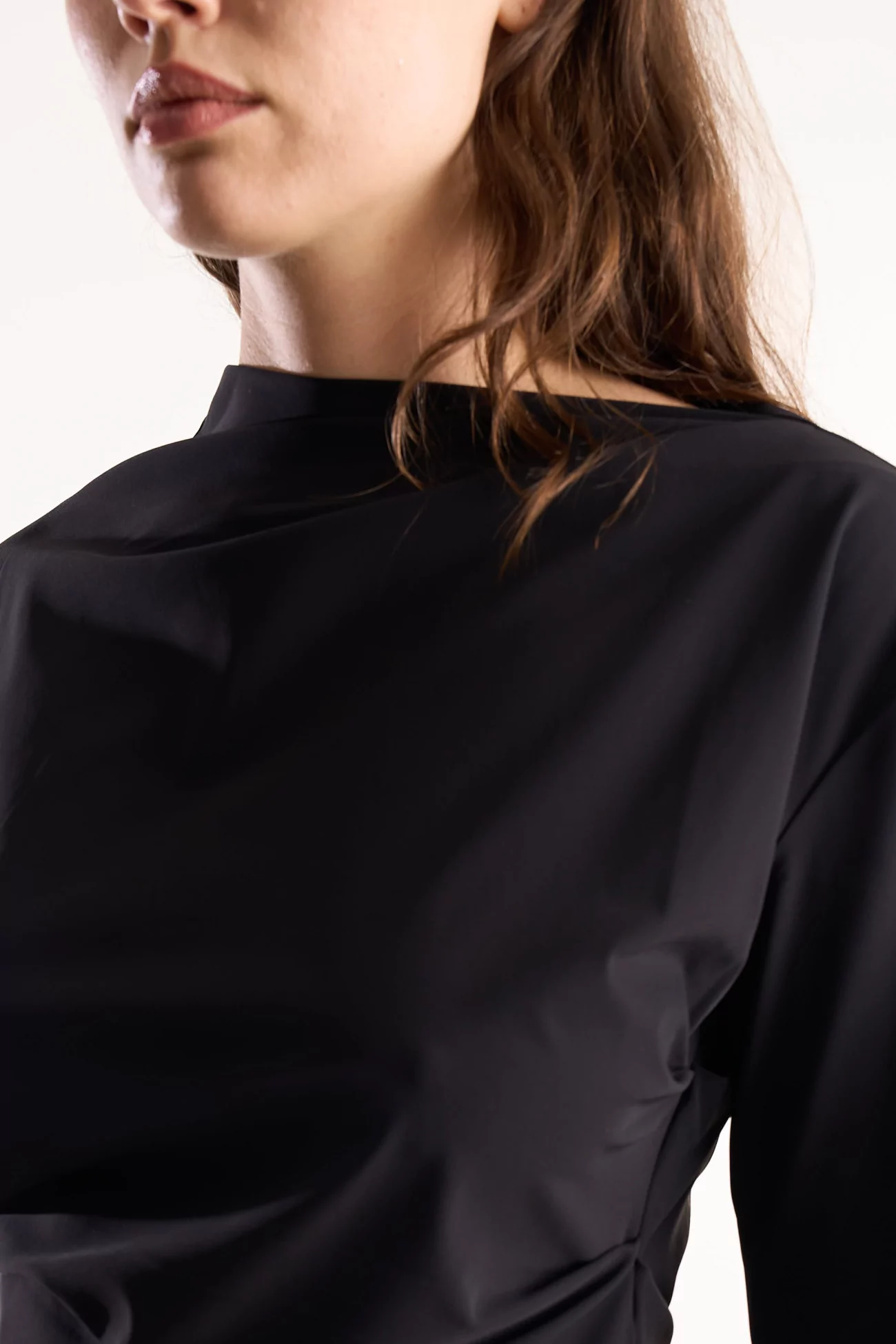 Top Femme Manches Longues Asymétrique REYEM – Black | Centre Commercial