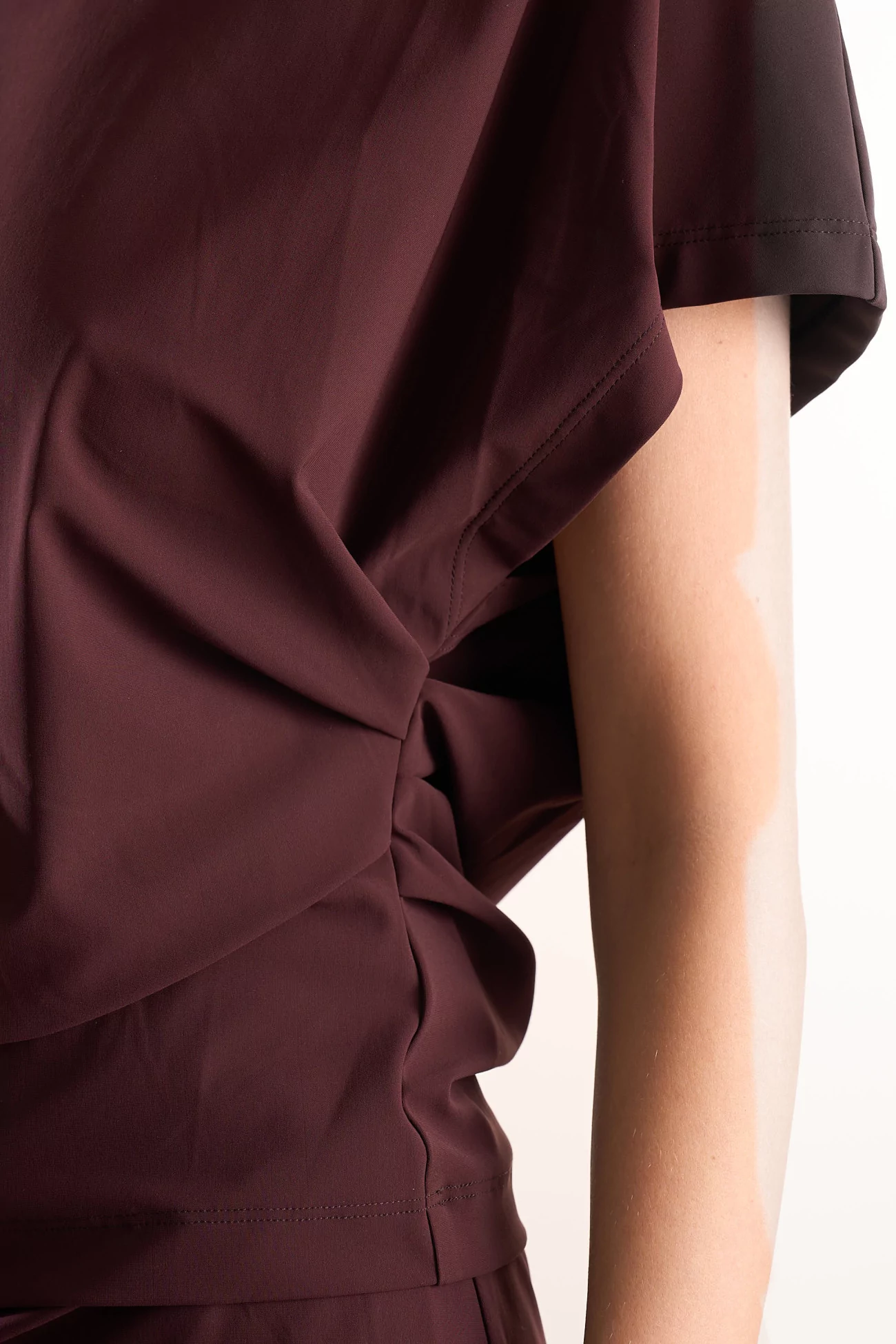 Women's Draped Boat Neck Top REYEM – Cordovan | Centre Commercial
