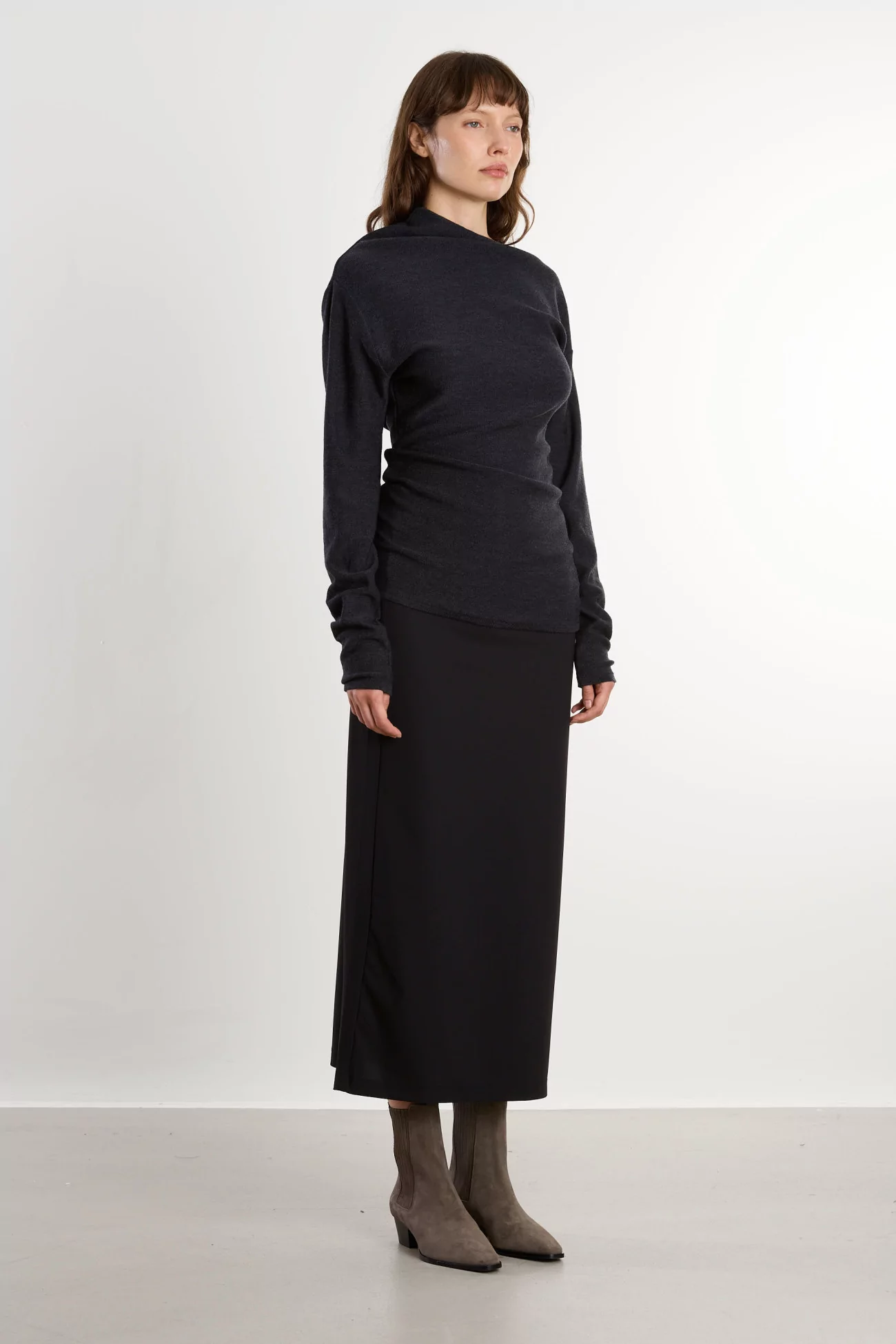 Women's Merino Wool Asymmetric Top REYEM – Gravity | Centre Commercial