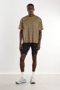 UNNA Wavy Striped Running Tee – Mud Gold | Centre Commercial